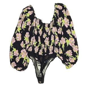 Like new Free People puff sleeve bodysuit size S